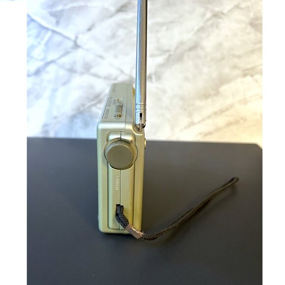 Bell & Howell Portable FM/MW/SW 9 Band World Receiver Radio - Picture 6 of 10